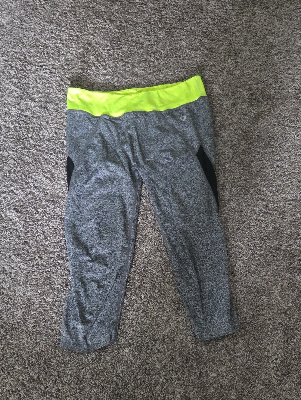 SHOACTIVE Capri Leggings with Neon Yellow Waistband